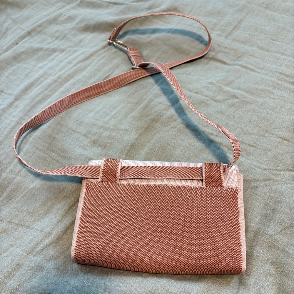 NWOT Rothy's the Belt Bag in Biscotti Brown *Small stain* - Picture 11 of 16